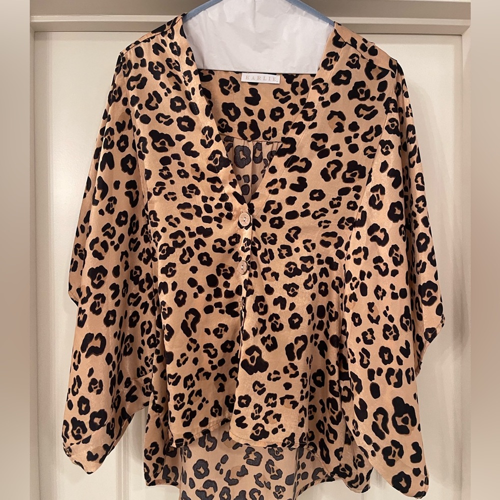 Karlie - Leopard Print High Low Top - size Large